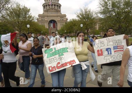 Austin, Texas USA, 2006. Hispanic high school students protest federal immigration reform bill that would criminalize assisting illegal aliens and make illegal immigration a felony. ©Marjorie Kamys Cotera/Daemmrich Photography Stock Photo