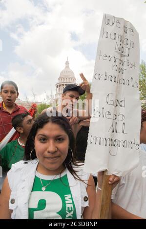 Austin, Texas USA, 2006. Hispanic high school students protest federal immigration reform bill that would criminalize assisting illegal aliens and make illegal immigration a felony. ©Marjorie Kamys Cotera/Daemmrich Photography Stock Photo