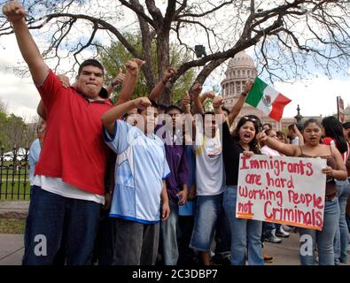 Austin, Texas USA, 2006. Hispanic high school students protest federal immigration reform bill that would criminalize assisting illegal aliens and make illegal immigration a felony. ©Marjorie Kamys Cotera/Daemmrich Photography Stock Photo