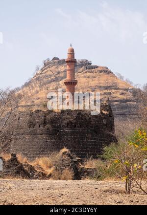 The Chand Minar or Victory Tower and 14th. century Hilltop Fort,Daulatabad. (Deogiri, Devagiri), Maharashtra,India Stock Photo