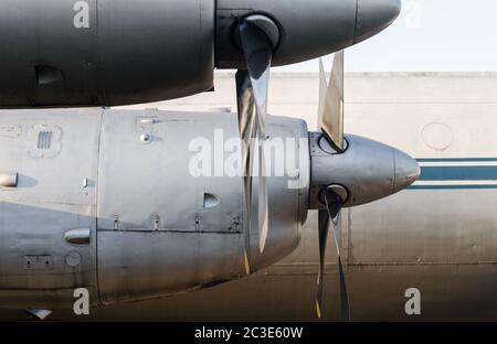 Propeller screw of a vintage airplane close up Stock Photo - Alamy