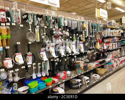 Orlando, FL/USA-5/30/20:  A display of houseware products at a Publix grocery store. Stock Photo