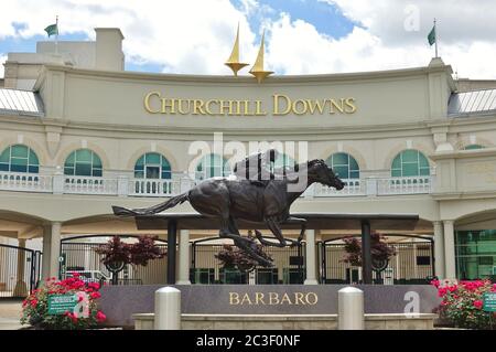 LOUISVILLE, KY -30 MAY 2020- View of Churchill Downs, a Thoroughbred horse racetrack famous for hosting the Kentucky Derby in Louisville, Kentucky, Un Stock Photo