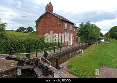 Marbury Lock No 10, Lock-keeper's Cottage, School Lane, Marbury, Whitchurch, Cheshire, England, UK,  SY13 4HS Stock Photo