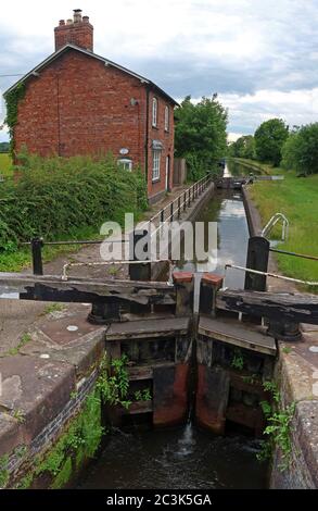 Marbury Lock No 10, Lock-keeper's Cottage, School Lane, Marbury, Whitchurch, Cheshire, England, UK,  SY13 4HS Stock Photo