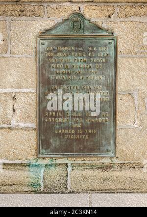 A monument marks where explorer Ponce de Leon landed in 1513 at Ponce de Leon’s Fountain of Youth Archaeological Park in St. Augustine, Florida. Stock Photo