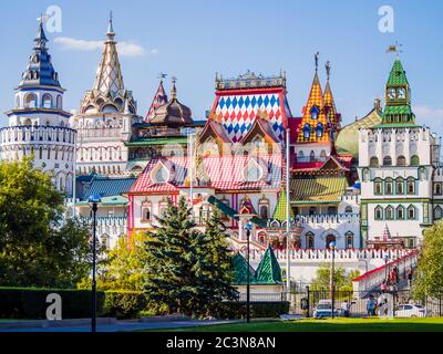 Stunning view of the colored architectures of Izmailovsky Kremlin, famous for its souvenirs market, Moscow, Russia Stock Photo