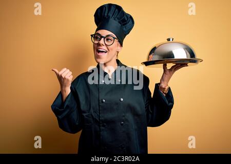 Waiter tray finger hi-res stock photography and images - Page 6 - Alamy