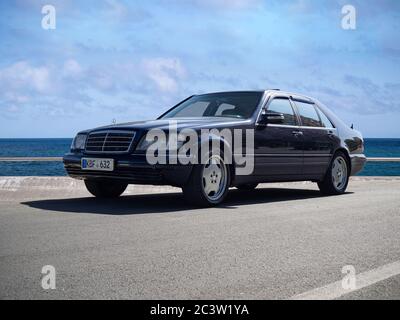 BARCELONA, SPAIN-JUNE 4, 2020: 1991 Mercedes-Benz S-Class Third Generation (W140) Stock Photo