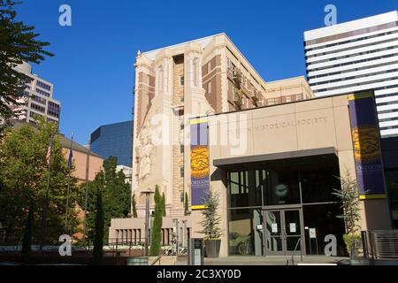 Oregon Historical Society Museum in Portland, Oregon, USA ( Trompe l'oeil mural by Richard Haas ) Stock Photo
