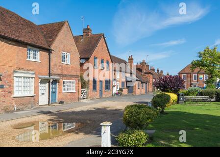 Row of quaint old cottages in Aylesbury End, Beaconsfield, Buckinghamshire, England, UK Stock Photo