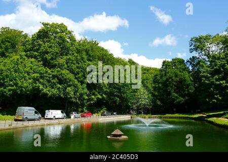 Holden Pond at Holden Corner in summer, Southborough Common, near Tunbridge Wells, Kent, England Stock Photo