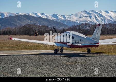 Gliding in Omarama is one of the favourite activity to do in New Zealand Stock Photo