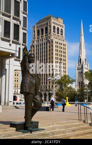 Mayor Frank Rizzo Statue, Municipal Services Building Plaza, Philadelphia, Pennsylvania, USA Stock Photo