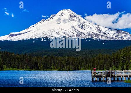 Snowy Mount Hood southern slope view from Trillium Lake, Government Camp, Mt Hood National Forest, Oregon. Stock Photo