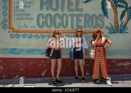 Desperados - Publicity still of Sarah Burns & Nasim Pedrad