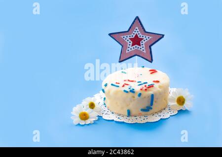 Fourth of July American flag themed pretzel rods on plate with holiday  decor Stock Photo - Alamy