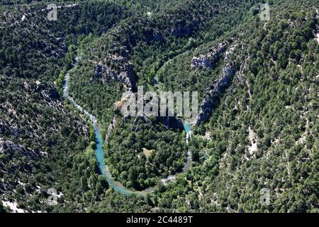 Spain, Province of Guadalajara, Aerial view of Tagus river winding across forested valley in Alto Tajo Nature Reserve Stock Photo