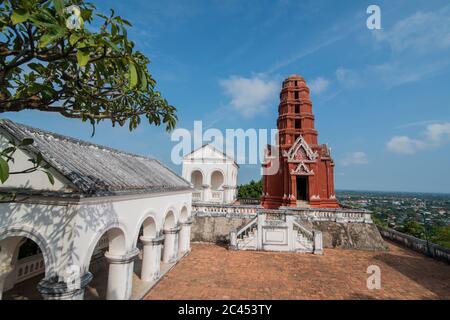 the architecture of the Temple Wat Phra Kaew Noi on the Phra Nakhon Khiri Historical Park on the Khao Wang Hill in the city of Phetchaburi or Phetburi Stock Photo