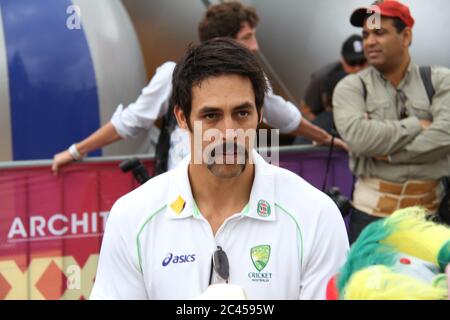 Mitchell Johnson with his moustache signed autographs for Australian fans in front of the Sydney Opera House as they celebrated the 5-0 Ashes Test vic Stock Photo