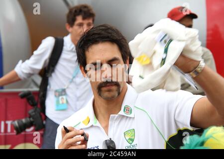 Mitchell Johnson with his moustache signed autographs for Australian fans in front of the Sydney Opera House as they celebrated the 5-0 Ashes Test vic Stock Photo