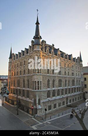 LEóN, SPAIN - Feb 14, 2020: A modernist and famous house built (Casas Botines) in 1891-1892, designed by the architect Antoni Gaudi, León, Spain. Stock Photo