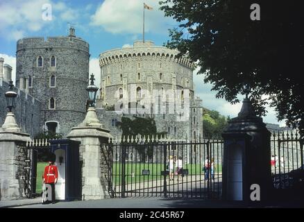 Royal Guard on sentry duty at the advanced gate. Windsor Castle. Berkshire. England, UK,  Circa 1980's Stock Photo