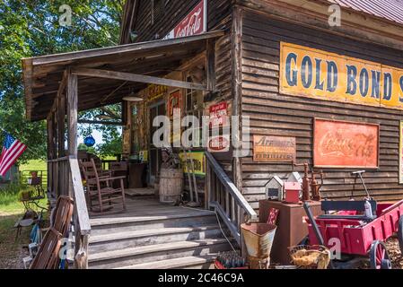 Crazy Mule Antiques in a 1909 Lula, Georgia general store building in the foothills of the Blue Ridge Mountains. (USA) Stock Photo