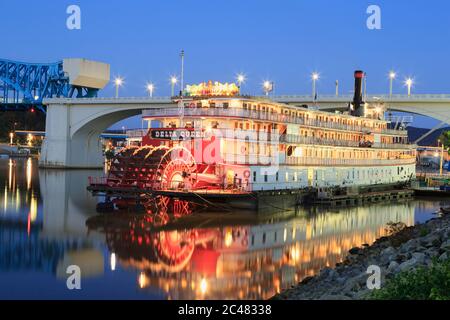 Delta Queen Riverboat & Market Street Bridge,Chattanooga,Tennessee,USA Stock Photo