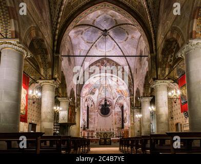 Nave and choir with scenes from the life of Mary, frescoes by Masolino da Panicale, 1435, Gothic, Collegiata dei Santi Stefano e Lorenzo, Castiglione Stock Photo