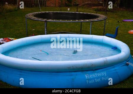 Ashford, Kent, UK. 26 Jun, 2020. UK Weather: Residents woke up early to the sounds of thunder and lightning. The paddling pool that was used over the last couple of days due to the lovely weather is now filling up with rain. Photo Credit: Paul Lawrenson/ Alamy Live News Stock Photo