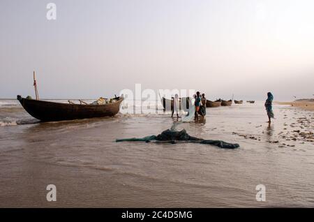 mandermoni sea beach west bengal india on may 29th 2018 : a gang of fisherman prepare to go deep sea for fishing at mandermoni sea bech west bengal in Stock Photo