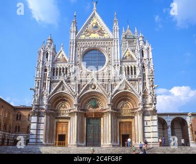 Duomo di Siena (Cathedral of Siena), Siena (Sienna), Province of Siena, Tuscany Region, Italy Stock Photo