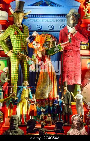 Bergdorf Goodman window display inspired by the New-York Historical Society, Manhattan, New York City, NY, USA Stock Photo