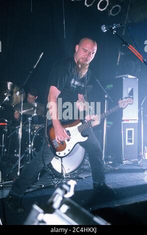 Nick Oliveri in Queens of the Stoneage performing at The Garage 28/08/2000, London, England, United Kingdom. Stock Photo