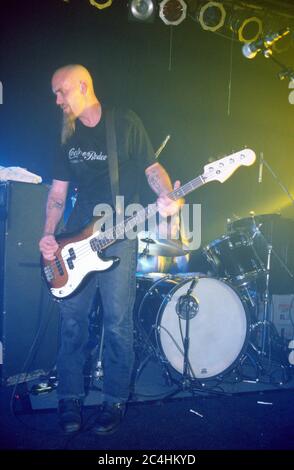 Nick Oliveri in Queens of the Stoneage performing at The Garage 28/08/2000, London, England, United Kingdom. Stock Photo