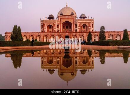 Delhi, India; Feb, 2020 : fountains in front of Safdarjung's Tomb, Delhi, India Stock Photo