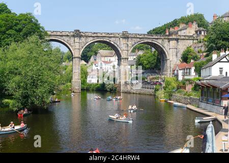 Knaresborough Viaduct & River Nidd in North Yorkshire Stock Photo