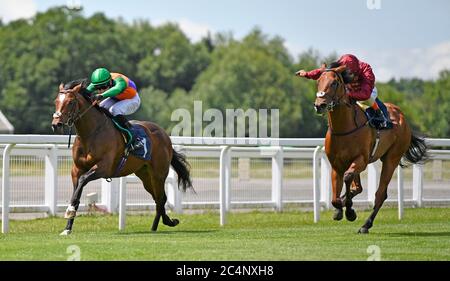 Deliver The Dream ridden by Charles Bishop wins The Visit attheraces.com Maiden Stakes at Windsor Racecourse. Stock Photo