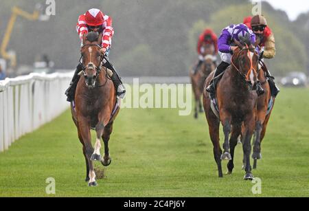 Mayfair Spirit ridden by Stevie Donohoe wins the Follow The At The Races On Twitter Handicap at Windsor Racecourse. Stock Photo