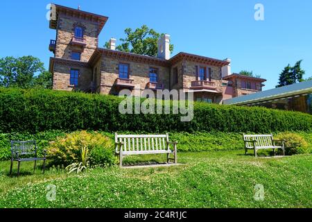 PRINCETON, NJ -14 JUN 2020- View of the Prospect House and Gardens on the campus of Princeton University, a private Ivy League university in Princeton Stock Photo