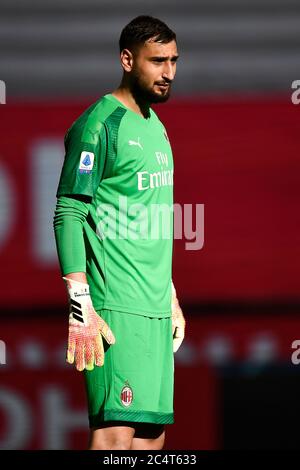 Milan, Italy. 28th June, 2020. MILAN, ITALY - June 28, 2020: Gianluigi Donnarumma of AC Milan looks on during the Serie A football match between AC Milan and AS Roma. (Photo by Nicolò Campo/Sipa USA) Credit: Sipa USA/Alamy Live News Stock Photo