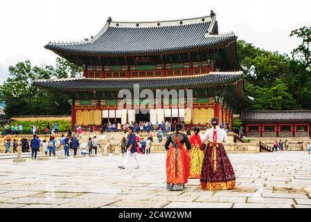 Seoul, South Korea, October 3th, 2017: Tourists at Changdeokgung Royal Palace Stock Photo