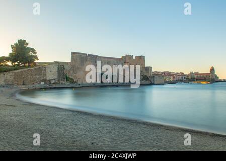 Coliure, France :  2020 june 22 :  Old town of Collioure, France, a popular resort town on Mediterranean sea, panoramic view with the Royal castle in Stock Photo