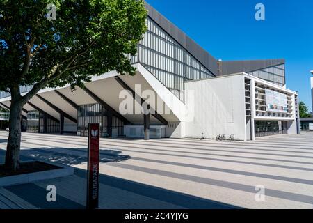 Grugahalle, newly designed square in front of the hall and the new building of Messe Essen, NRW, Germany Stock Photo