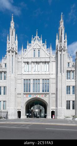 Marischal College one of the largest granite buildings in the world. Previously part of Aberdeen University now headquarters for Aberdeen City Council Stock Photo