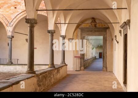 Auf einem Hügel nahe Siena befindet sich die Certosa di Pontignano, ein ehemalige Kloster, heute als Gästehaus der Universität Siena. Stock Photo