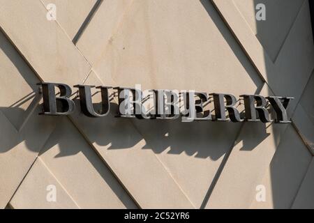Washington, D.C. / USA - June 25 2020: Louis Vuitton luxury leather goods  storefront in DC CityCenter Mall Stock Photo - Alamy