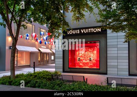A Louis Vuitton storefront in Washington, D.C., as seen on August 14, 2019.  (Graeme Sloan/Sipa USA Stock Photo - Alamy