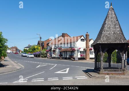 Bovingdon High Street, Bovingdon, Hertfordshire, England, United Kingdom Stock Photo
